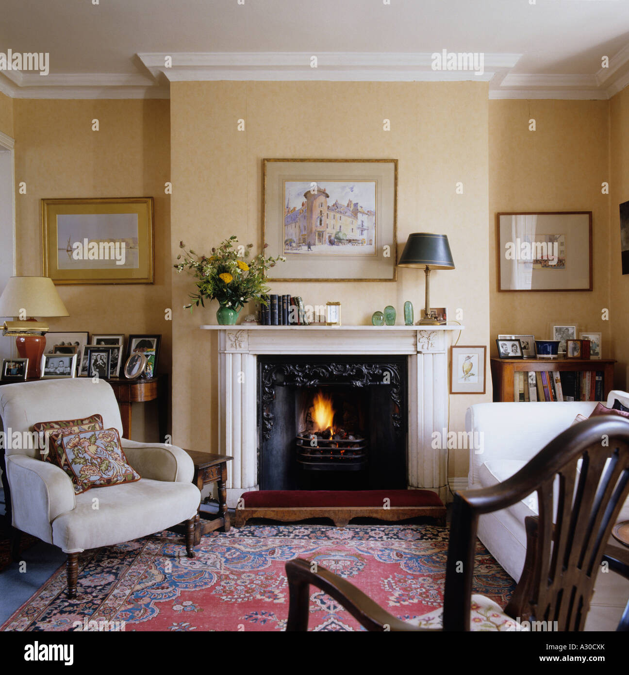 English Country Style Living Room -Fotos Und -Bildmaterial In inside Englischer Landhausstil Wohnzimmer