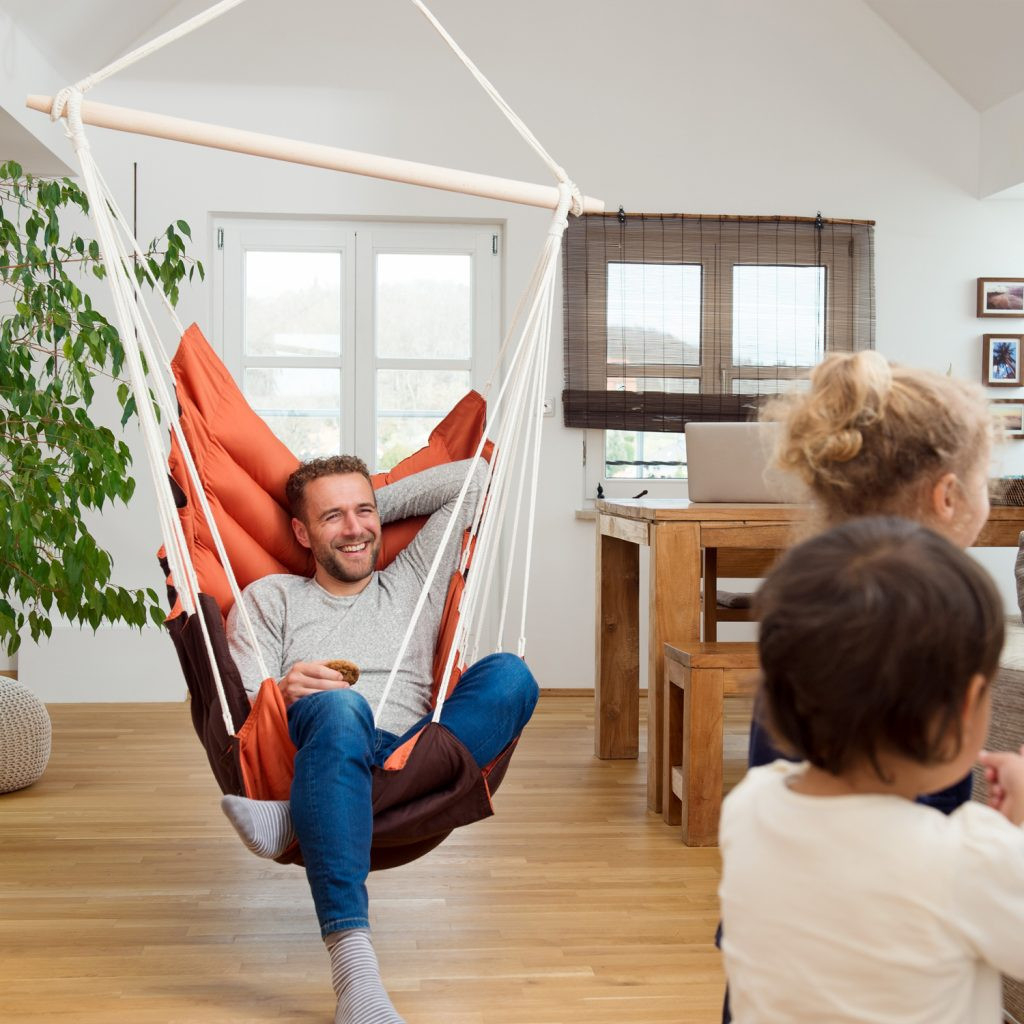 Hängesessel Aufhängung: So Kannst Du Ihn Richtig Befestigen pertaining to Hängesessel Wohnzimmer Decke