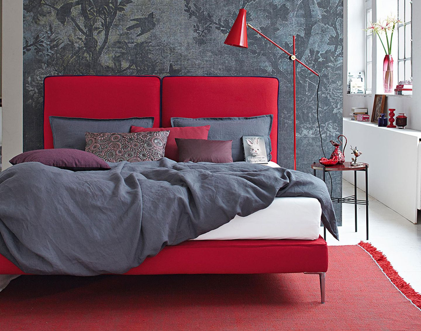 Signalwirkung. Schlafzimmer In Rot Und Grau - [Schöner Wohnen] throughout Wohnzimmer Grau Rot