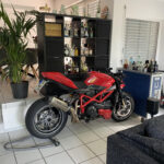 Was Muss Ich Beachten Wenn Ich Mir Mein Bike Ins Wohnzimmer Within Motorrad Wohnzimmer