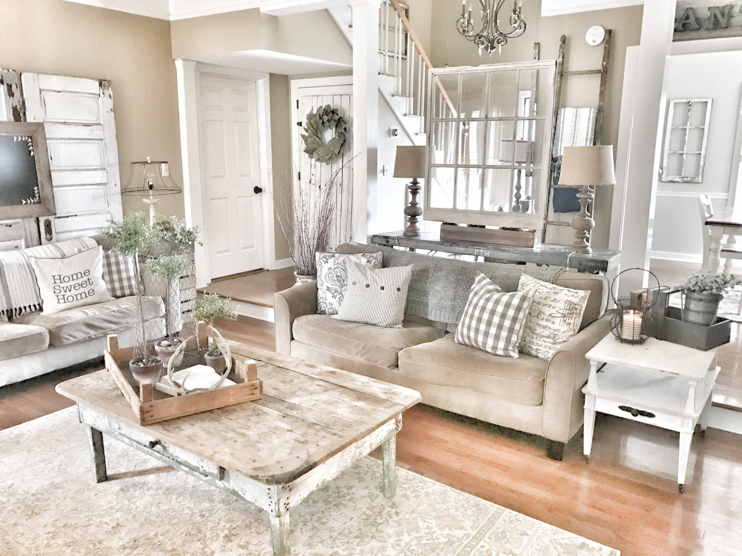 Farmhouse And Rustic Living Room! Fixer Upper Style Ig pertaining to Fixer Upper Wohnzimmer